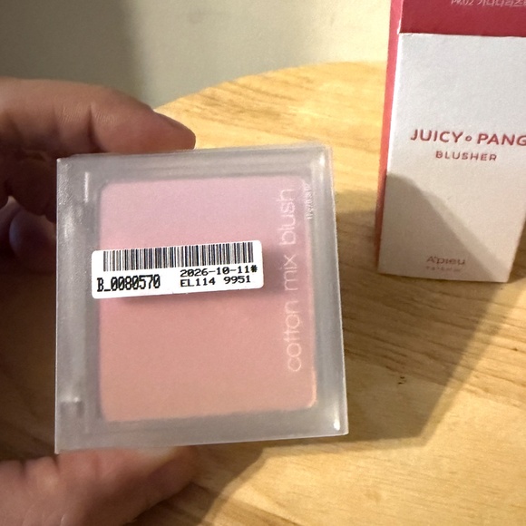 Set of two K-beauty blushes Missha and A'pieu NWT - Picture 3 of 4